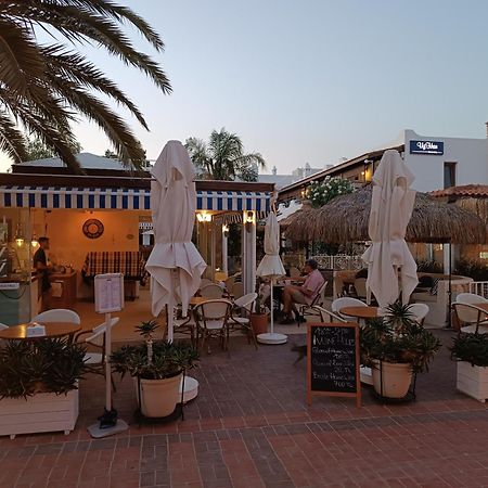 Uzhan Beach Hotel Bitez Exterior photo