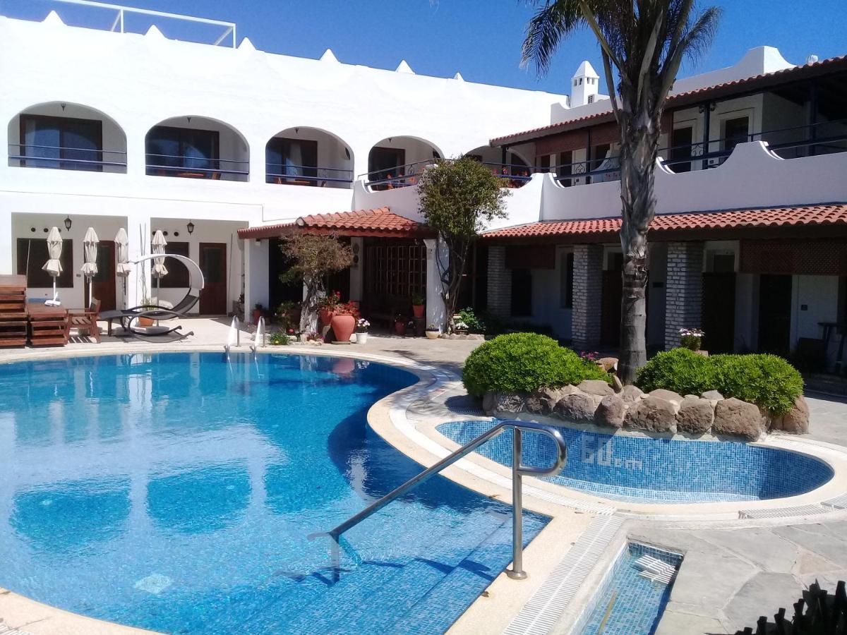 Uzhan Beach Hotel Bitez Exterior photo