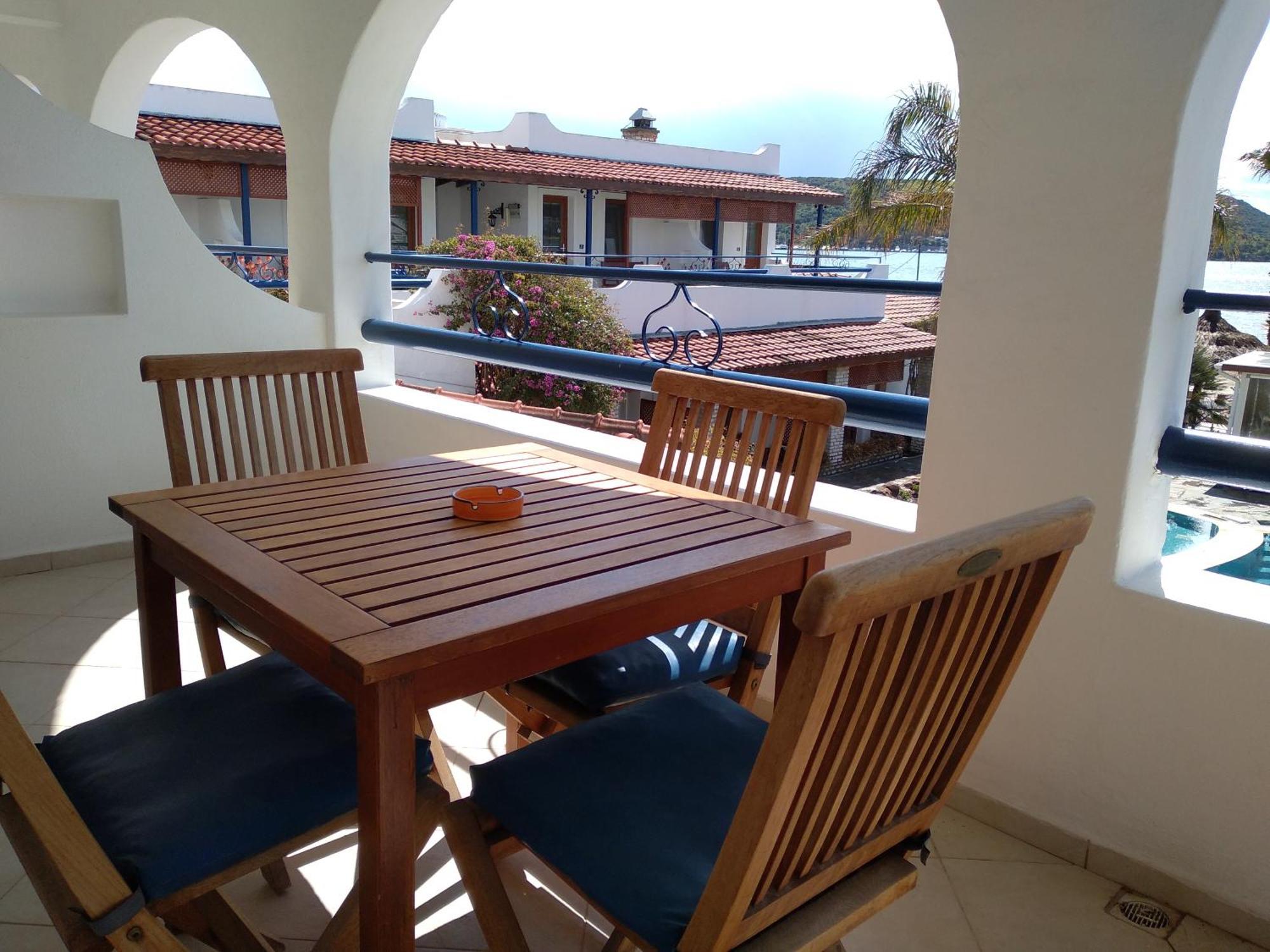 Uzhan Beach Hotel Bitez Exterior photo