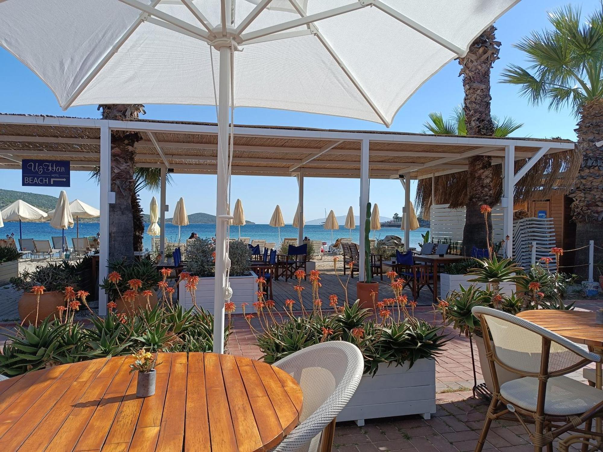 Uzhan Beach Hotel Bitez Exterior photo