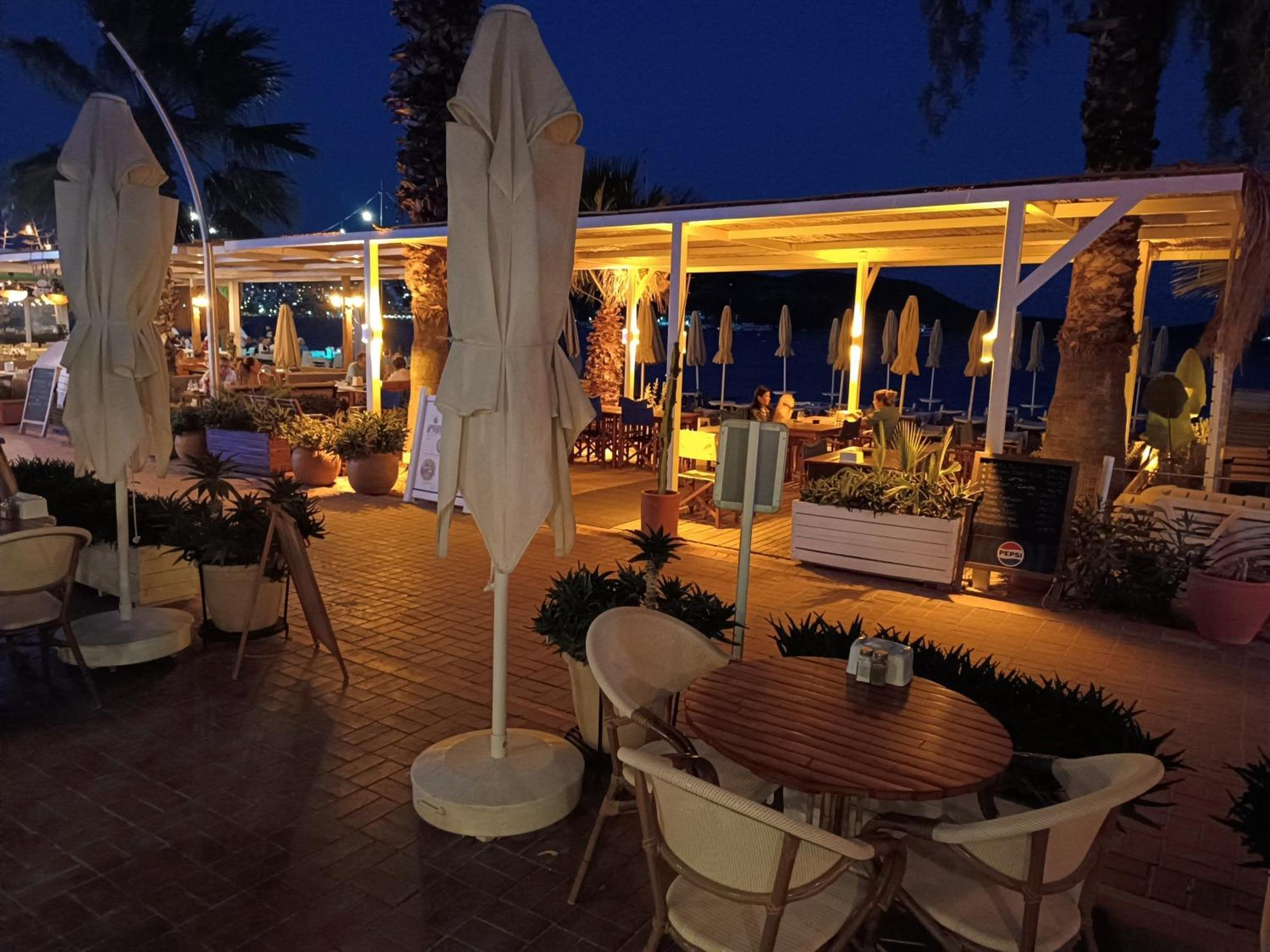 Uzhan Beach Hotel Bitez Exterior photo