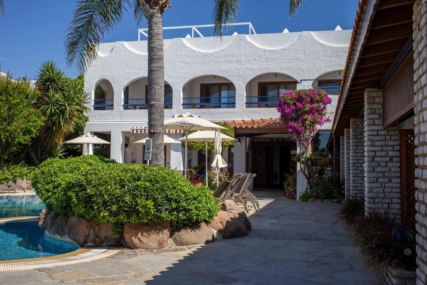Uzhan Beach Hotel Bitez Exterior photo