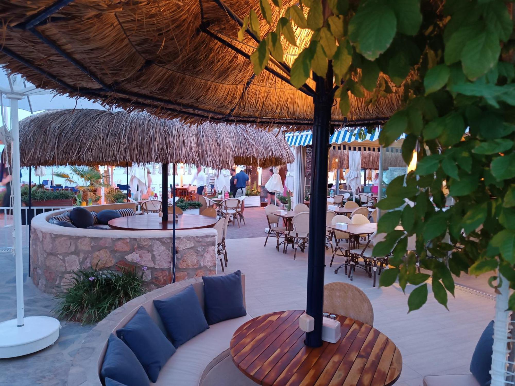 Uzhan Beach Hotel Bitez Exterior photo