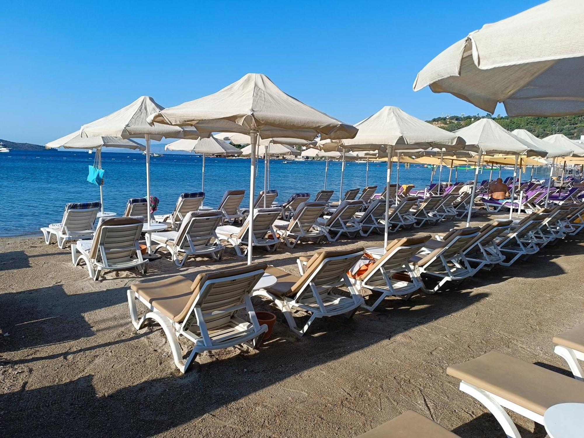 Uzhan Beach Hotel Bitez Exterior photo